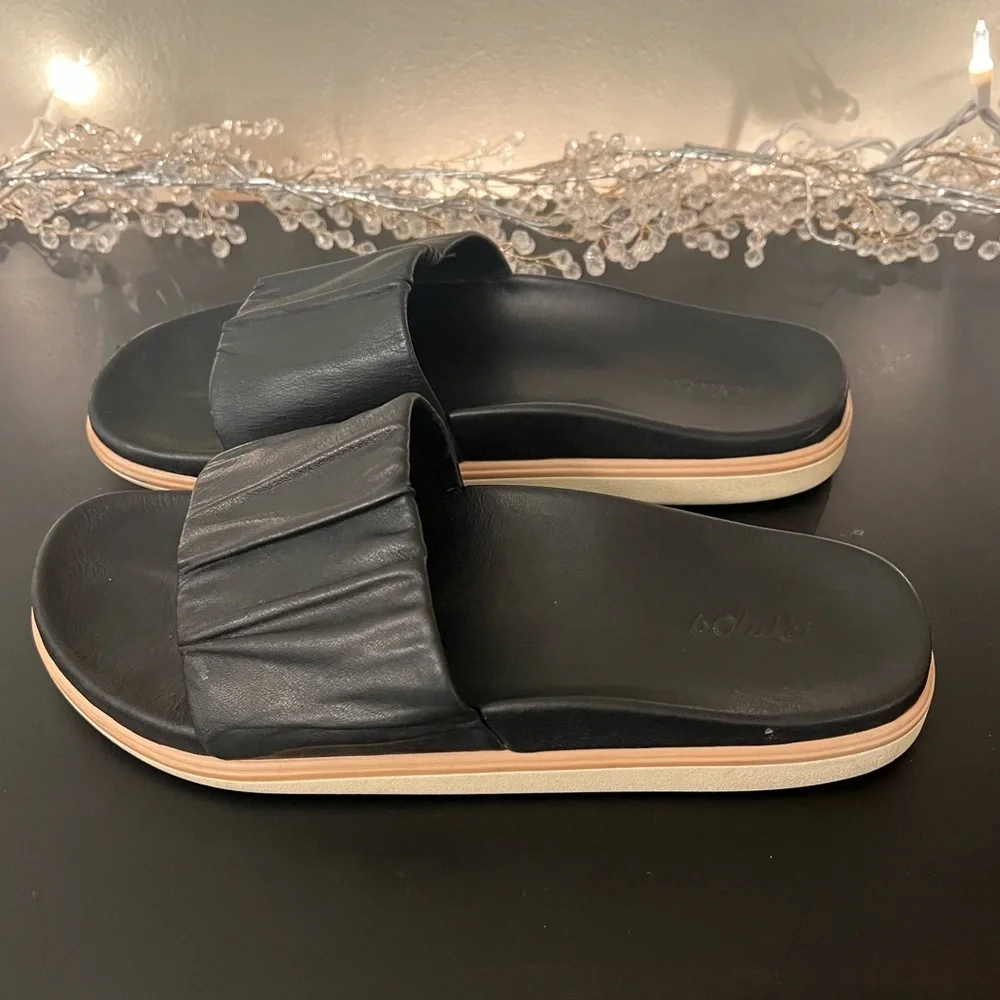OluKai Pihapiha Black Leather Slides Size 7 - Picture 2 of 10